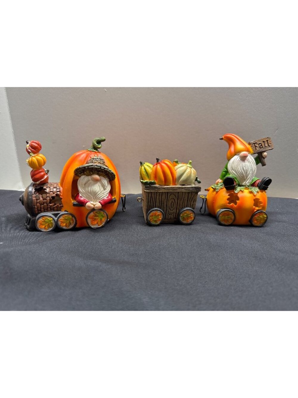 Fall-Themed Gnome Pumpkin Train LED Decor Set - Light-Up Figurines For Autumn De